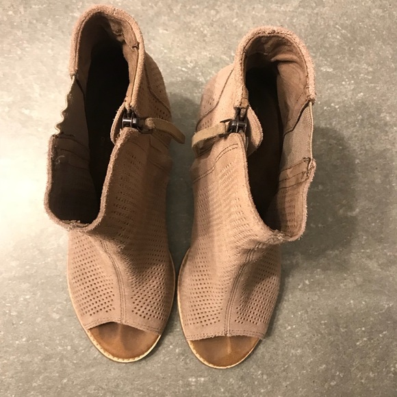 TOMS peep toe booties - Size 8 - Picture 4 of 5